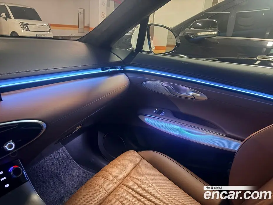 Genesis GV70 2025 2.5 автомат (гидро), фото 7 Genesis GV70 2025 2.5 автомат (гидро), фото 7