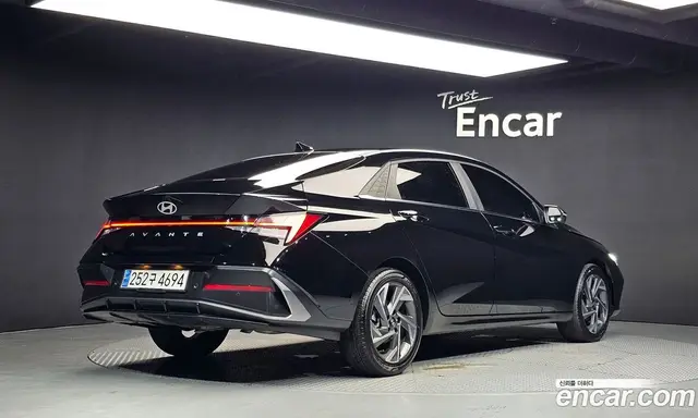 Hyundai Avante 2023 1.6 автомат (гидро), миниатюра 2