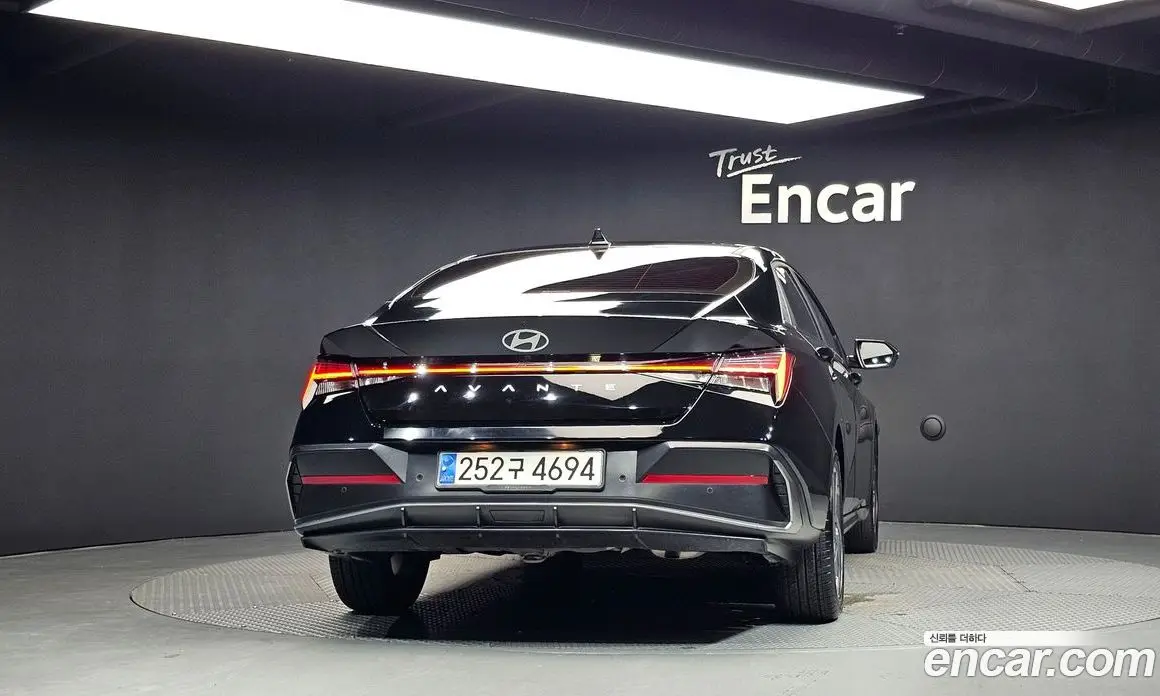 Hyundai Avante 2023 1.6 автомат (гидро), фото 4