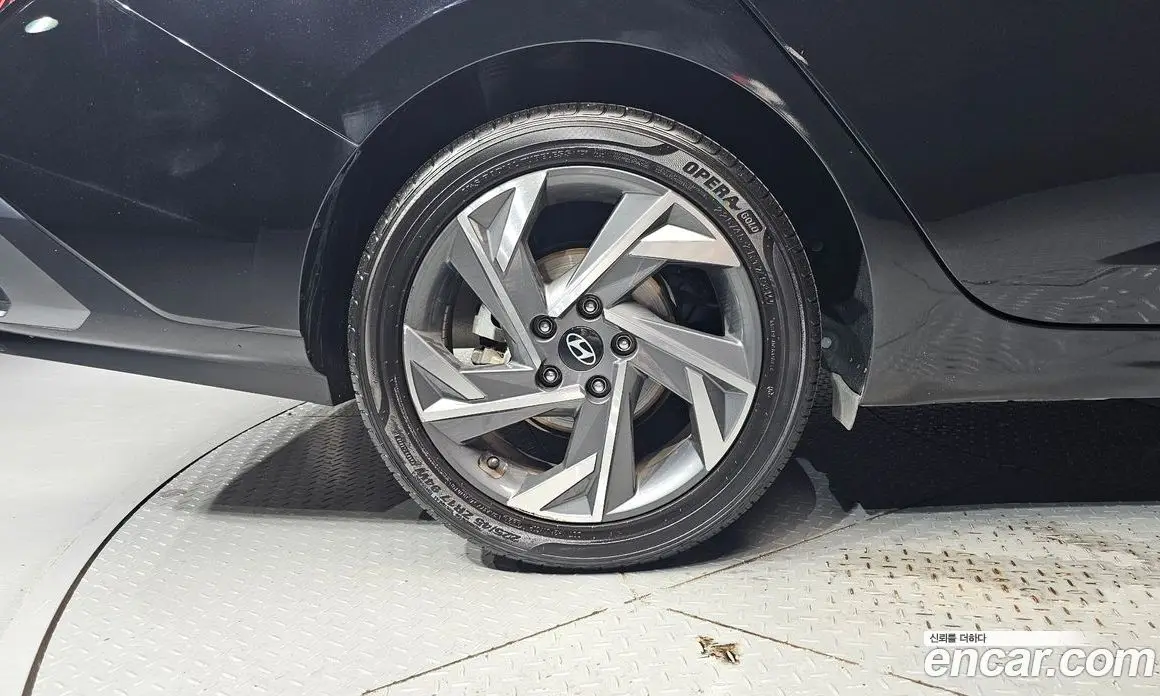 Hyundai Avante 2023 1.6 автомат (гидро), фото 5