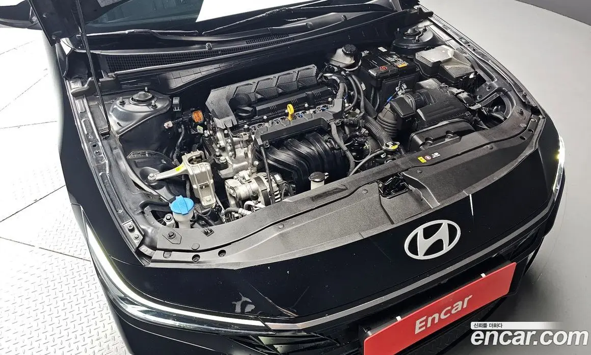 Hyundai Avante 2023 1.6 автомат (гидро), фото 6