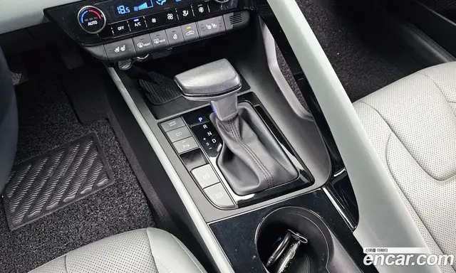 Hyundai Avante 2023 1.6 автомат (гидро), миниатюра 9