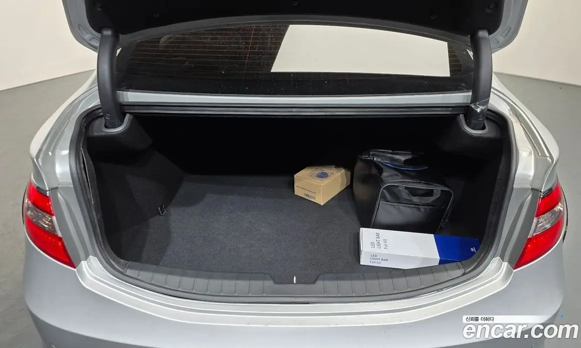 Hyundai Grandeur 2014 2.4 автомат (гидро), фото 20