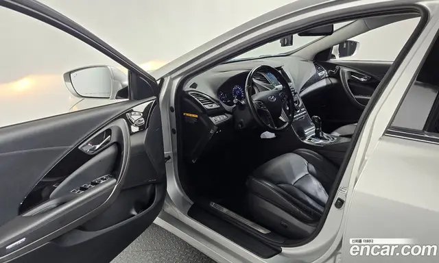 Hyundai Grandeur 2014 2.4 автомат (гидро), миниатюра 10