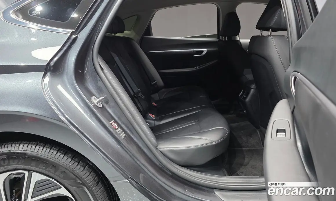Hyundai Sonata 2022 2.0 автомат (гидро), фото 12