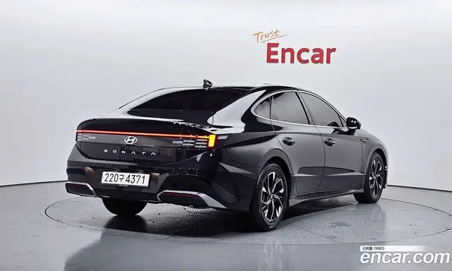 Hyundai Sonata 2024 1.6 автомат (гидро), миниатюра 2