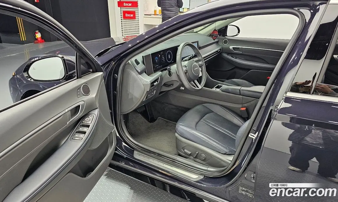 Hyundai Sonata 2024 1.6 автомат (гидро), фото 11