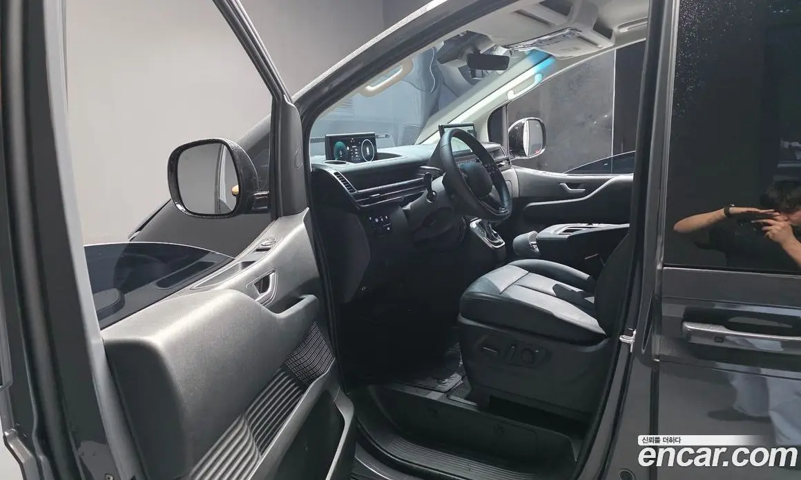 Hyundai Staria 2026 1.6 автомат (гидро), фото 13