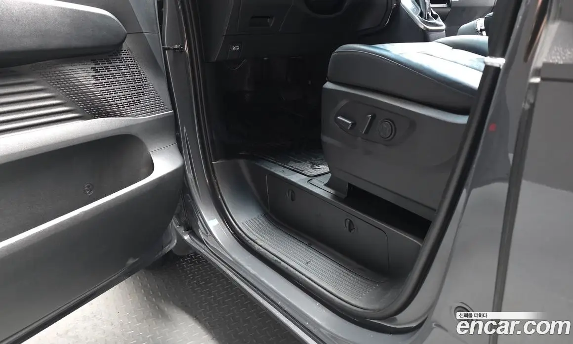 Hyundai Staria 2026 1.6 автомат (гидро), фото 29