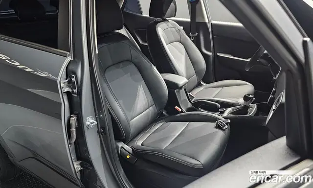 Hyundai Venue 2025 1.6 автомат (гидро), миниатюра 12