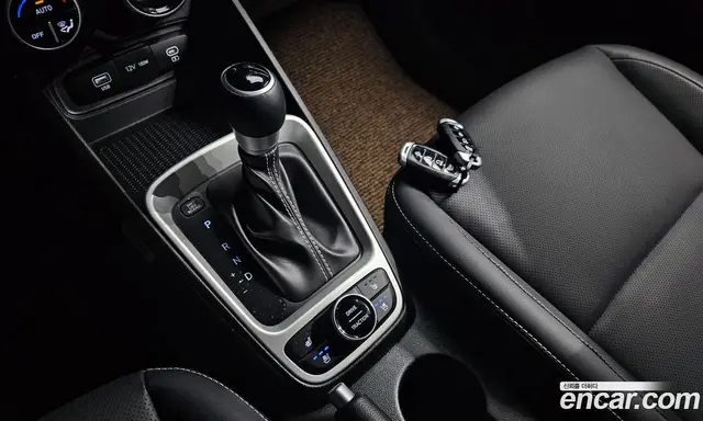 Hyundai Venue 2025 1.6 автомат (гидро), миниатюра 9