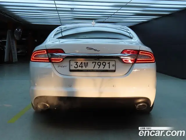 Jaguar XF 2014 2.0 АКПП, миниатюра 3