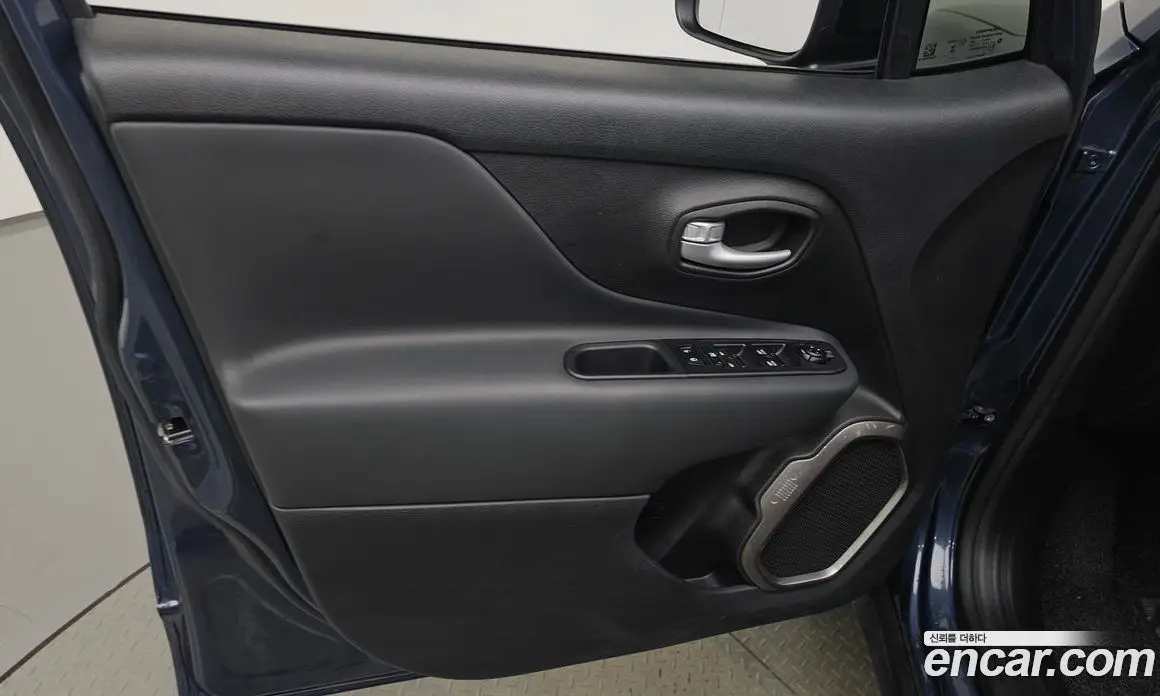 Jeep Renegade 2023 1.3 автомат (гидро), фото 13