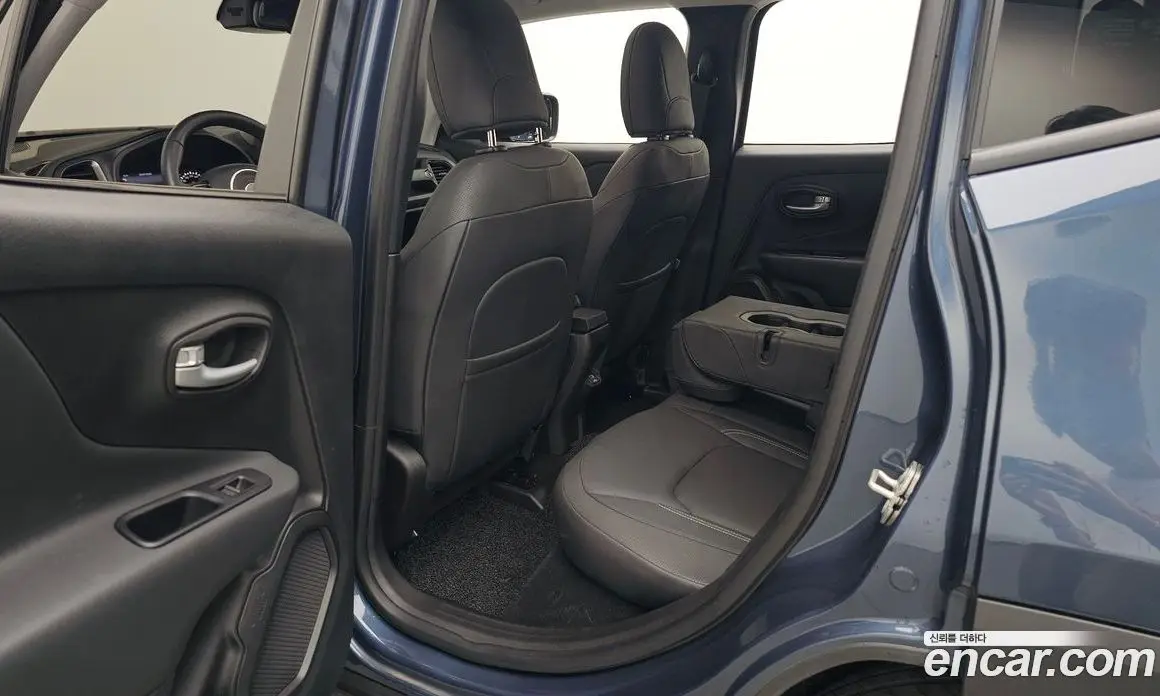 Jeep Renegade 2023 1.3 автомат (гидро), фото 15
