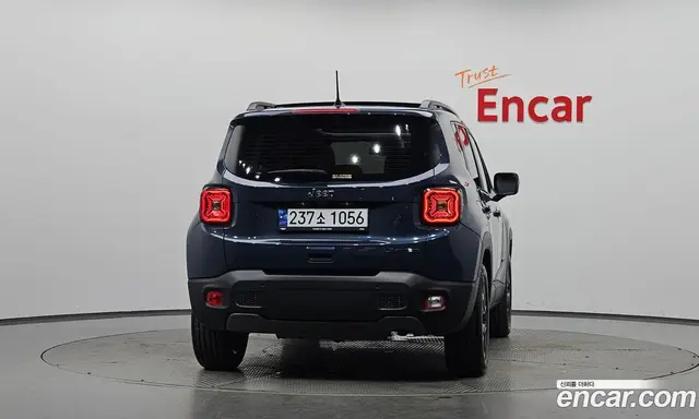 Jeep Renegade 2023 1.3 автомат (гидро), миниатюра 3
