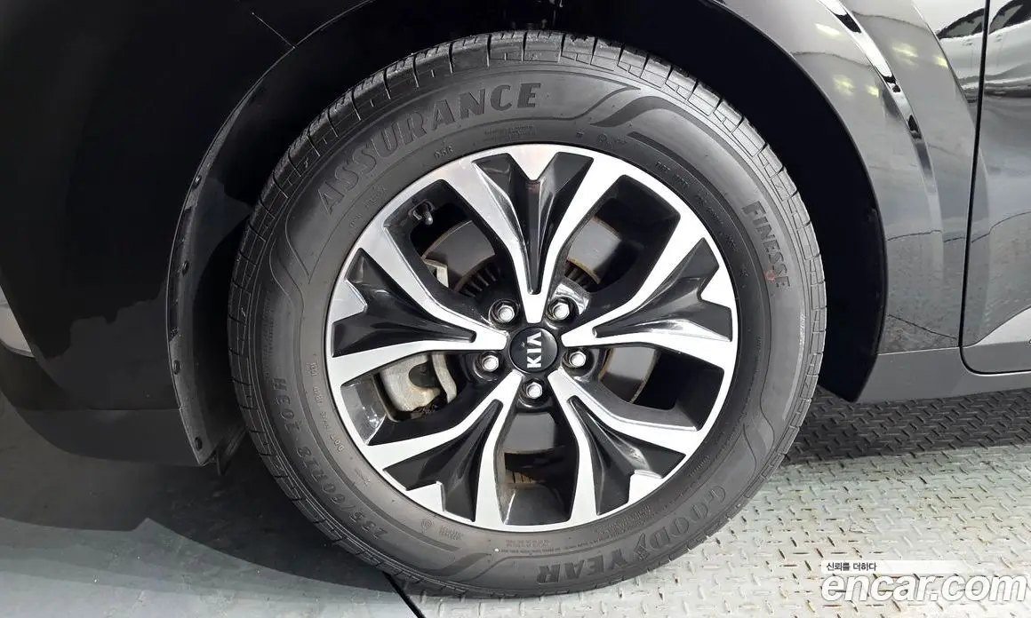 Kia Carnival 2021 2.2 автомат (гидро), фото 5