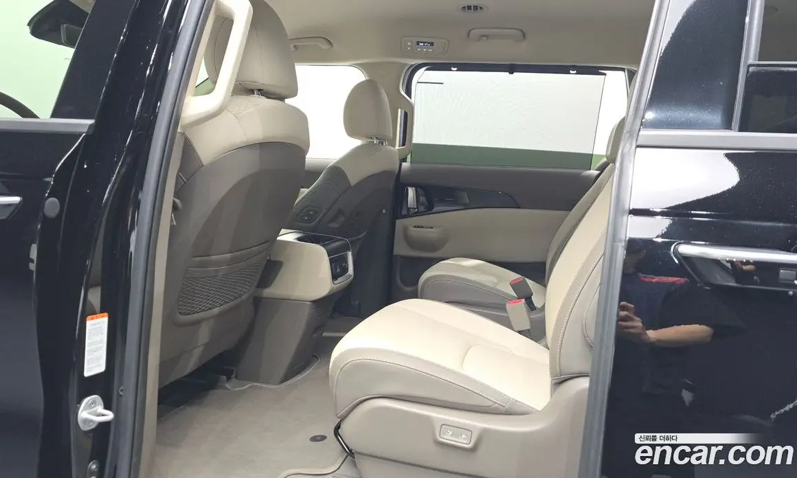 Kia Carnival 2024 1.6 автомат (гидро), фото 16