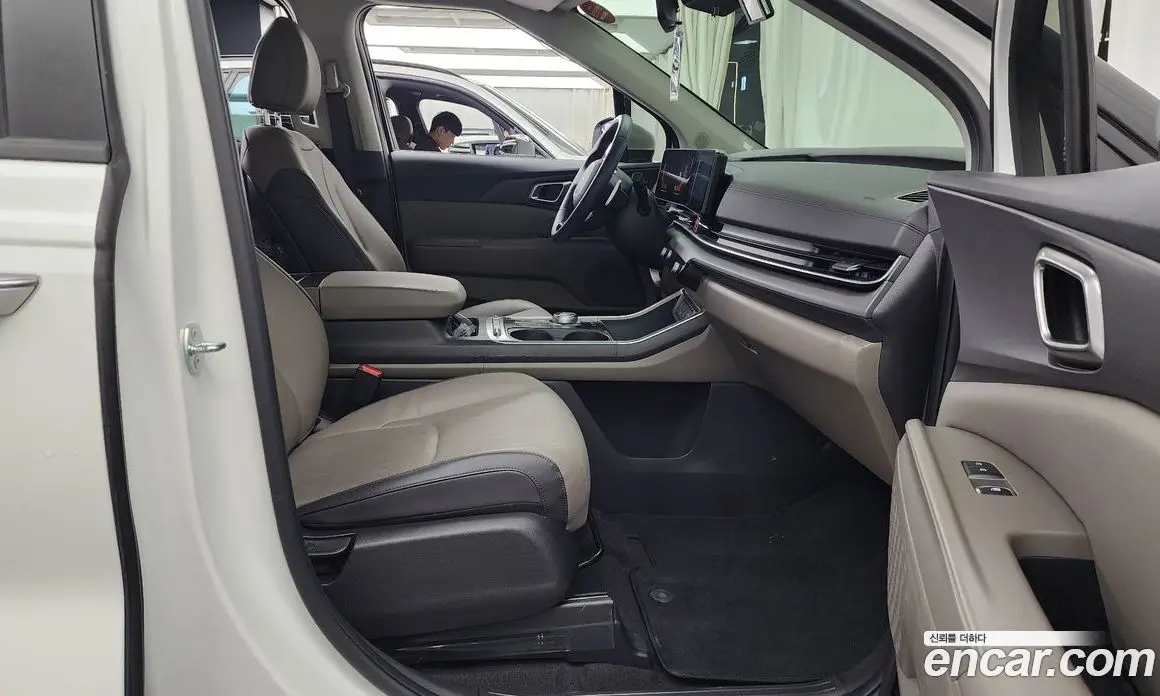 Kia Carnival 2024 2.2 автомат (гидро), фото 17