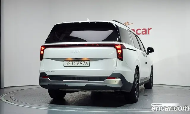 Kia Carnival 2024 2.2 автомат (гидро), миниатюра 4