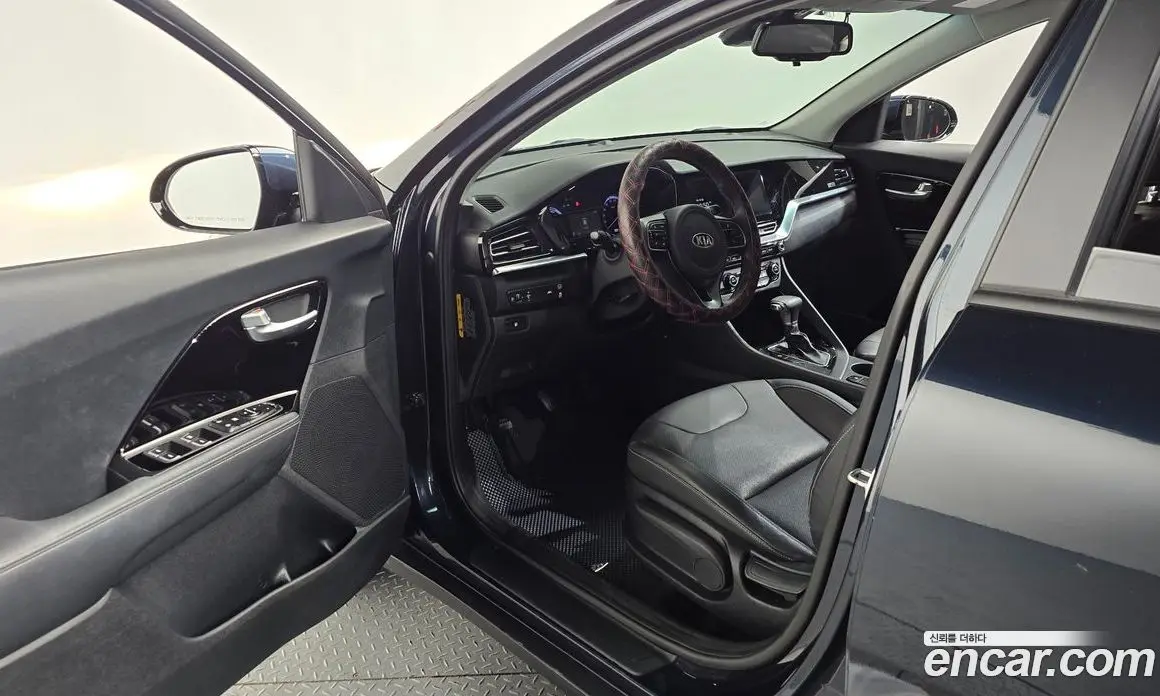 Kia Niro 2020 1.6 автомат (гидро), фото 13