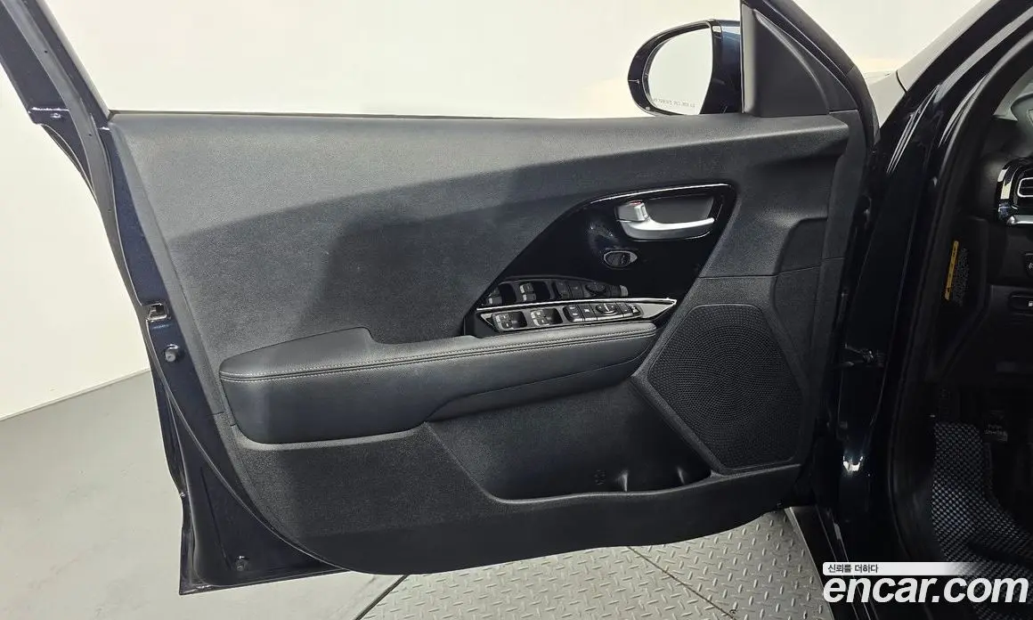 Kia Niro 2020 1.6 автомат (гидро), фото 14