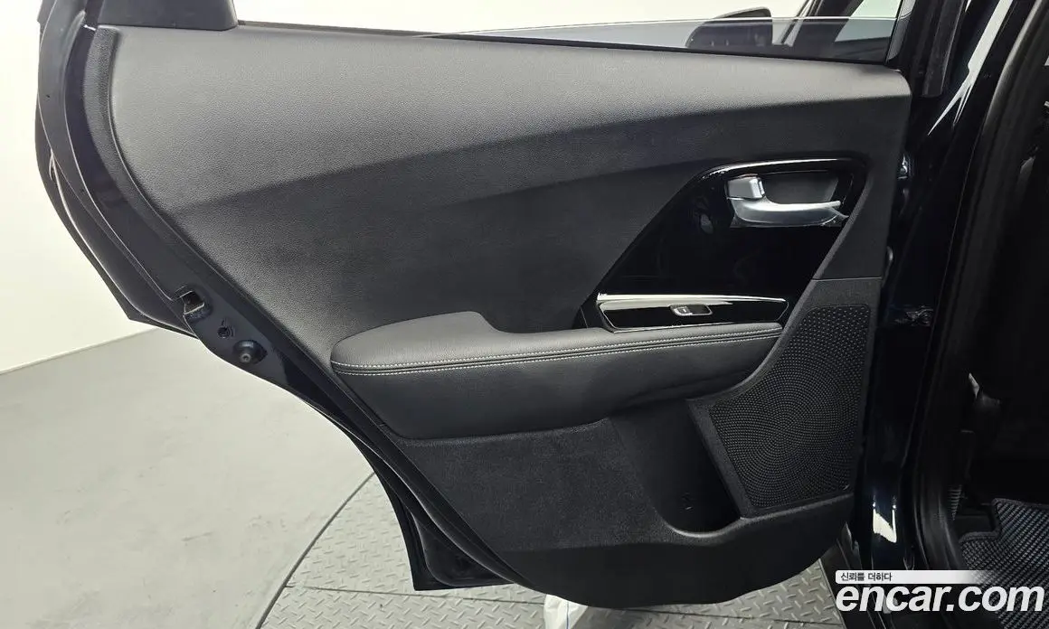 Kia Niro 2020 1.6 автомат (гидро), фото 15