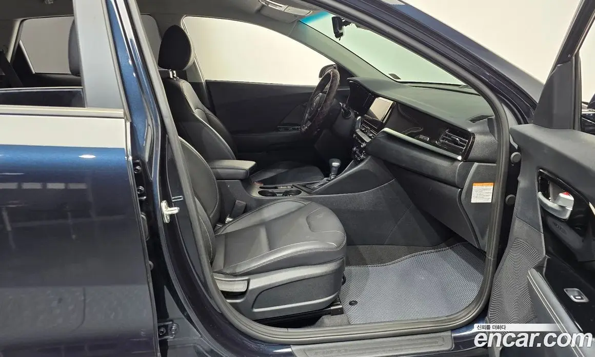 Kia Niro 2020 1.6 автомат (гидро), фото 16