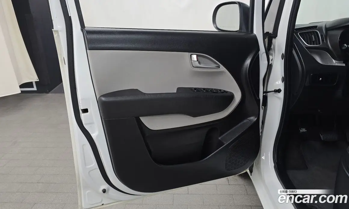 Kia Ray 2022 1.0 автомат (гидро), фото 13