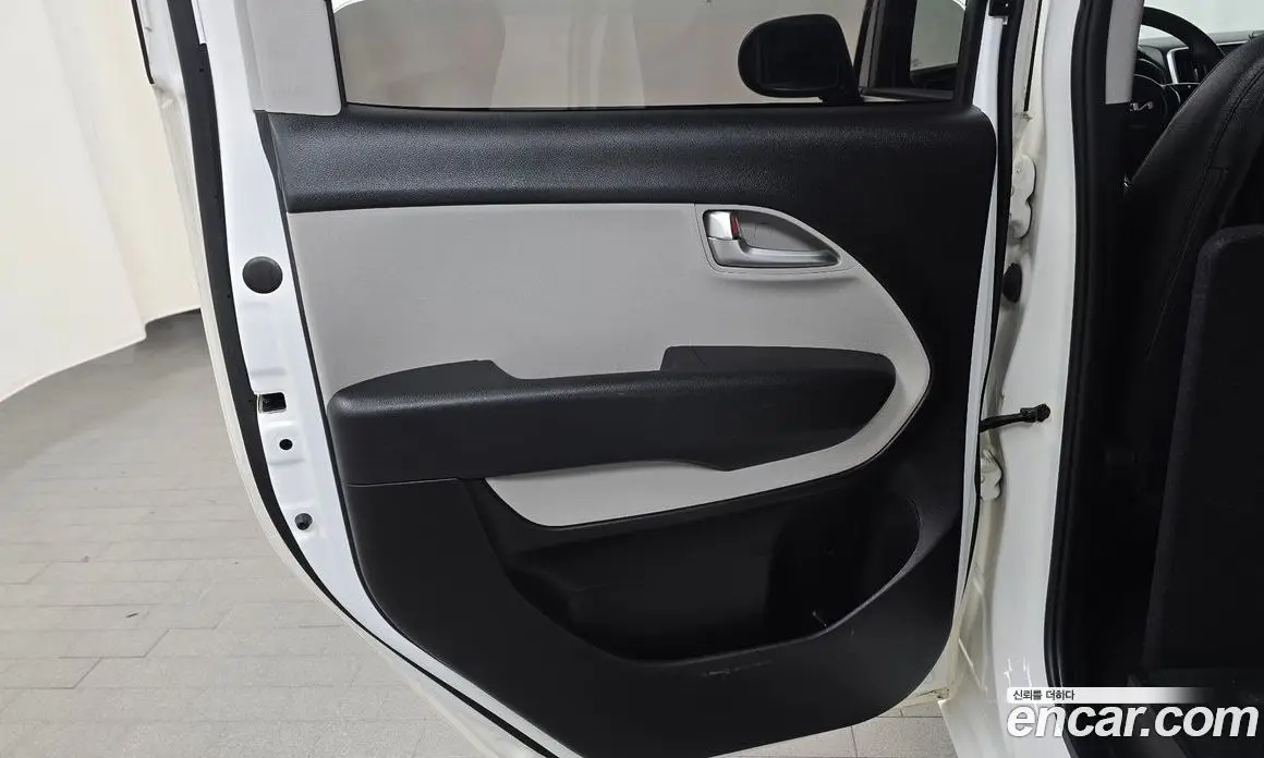 Kia Ray 2022 1.0 автомат (гидро), фото 14