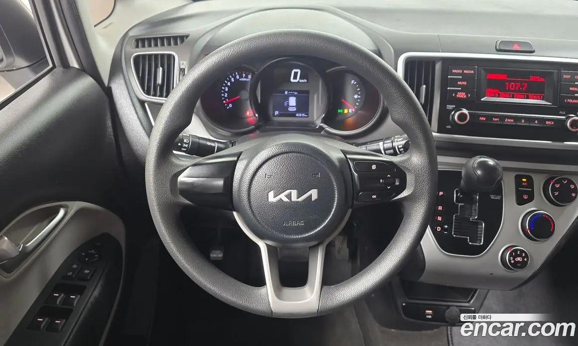 Kia Ray 2022 1.0 автомат (гидро), фото 18