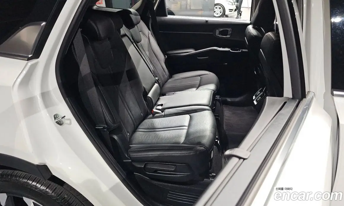 Kia Sorento 2023 2.5 автомат (гидро), фото 17