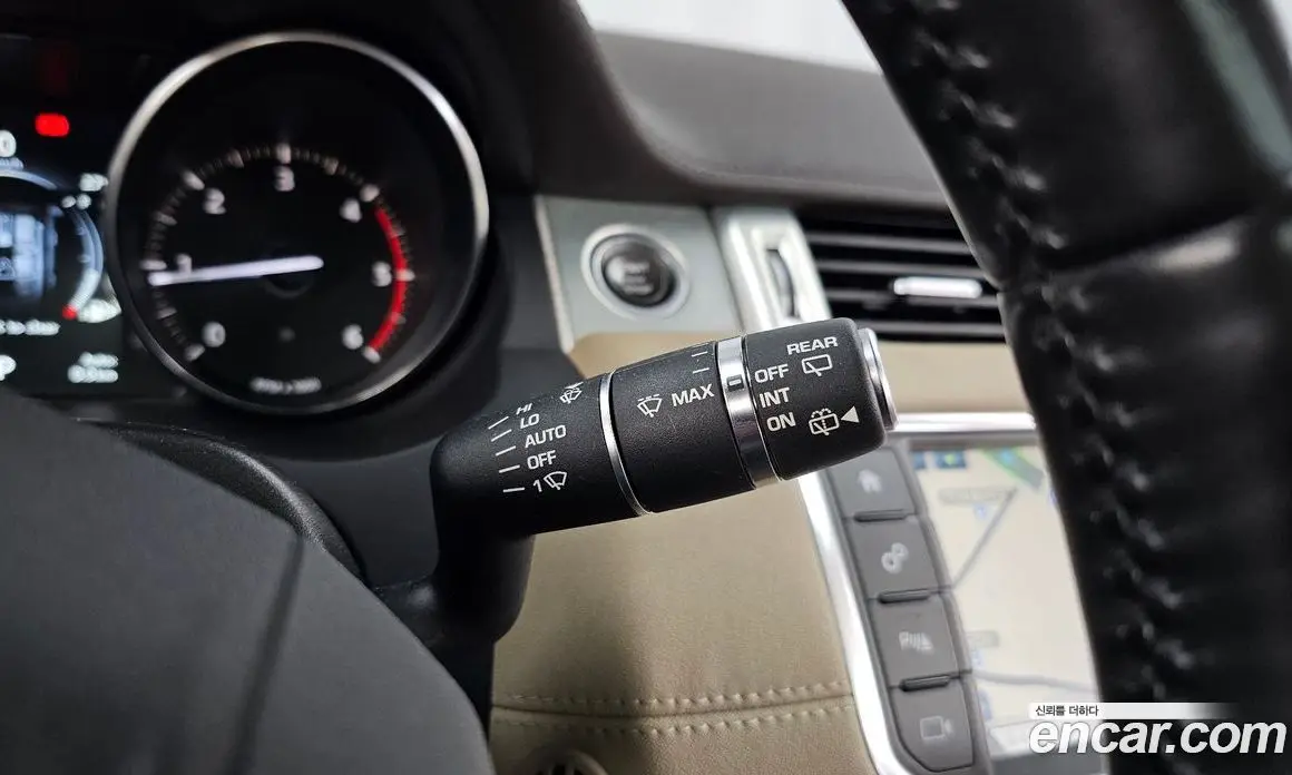 Land Rover Range Rover Evoque 2016 2.0 автомат (гидро), фото 18