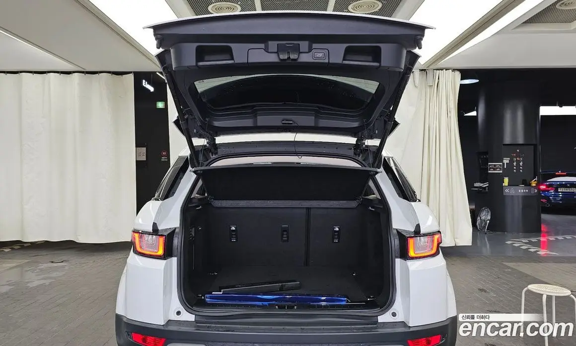 Land Rover Range Rover Evoque 2016 2.0 автомат (гидро), фото 20
