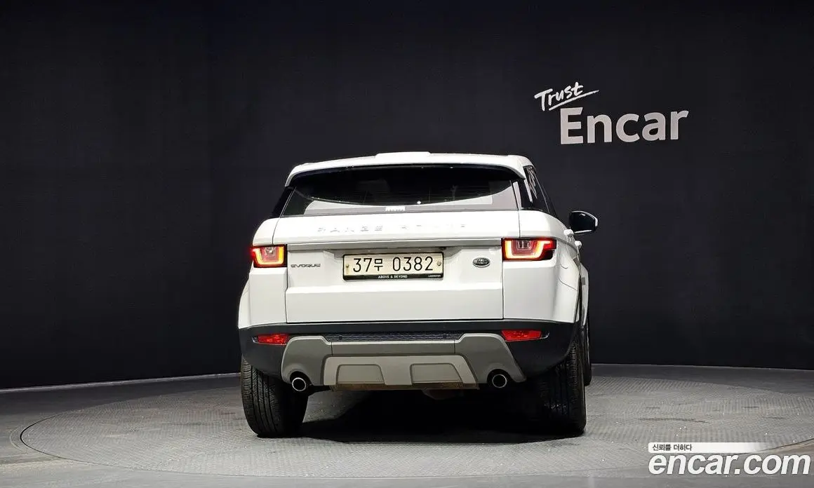 Land Rover Range Rover Evoque 2016 2.0 автомат (гидро), фото 4