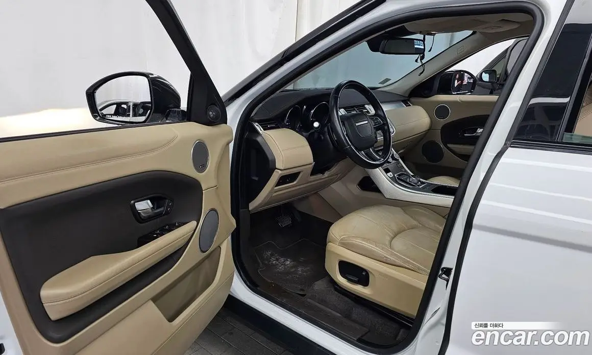 Land Rover Range Rover Evoque 2016 2.0 автомат (гидро), фото 10