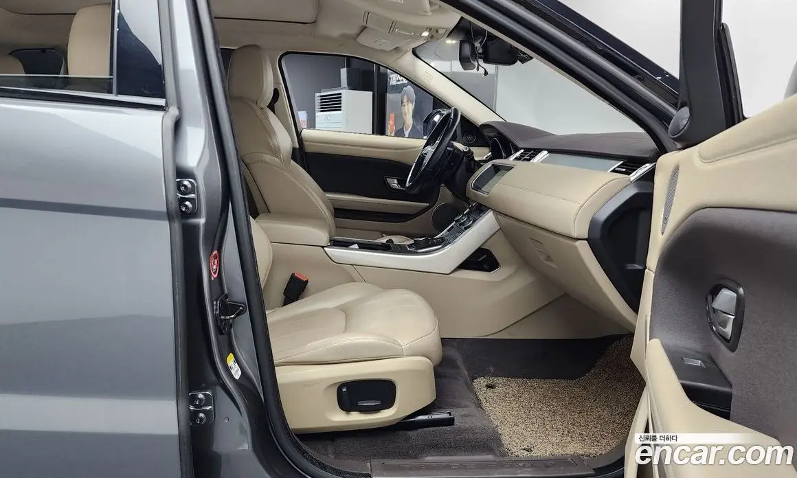 Land Rover Range Rover Evoque 2017 2.0 автомат (гидро), фото 11