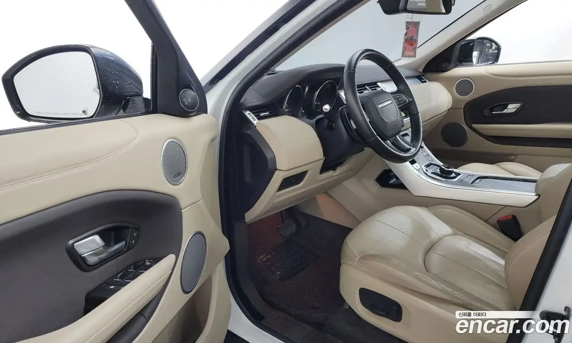 Land Rover Range Rover Evoque 2017 2.0 автомат (гидро), фото 12