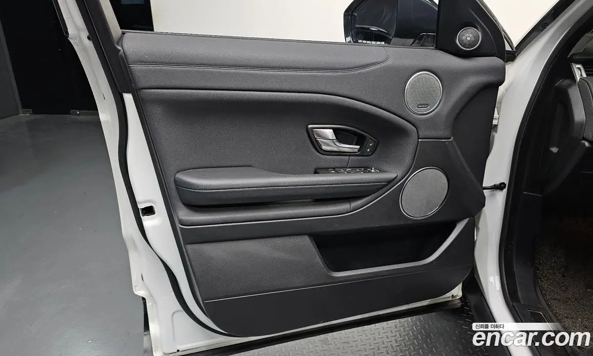 Land Rover Range Rover Evoque 2018 2.0 автомат (гидро), фото 13