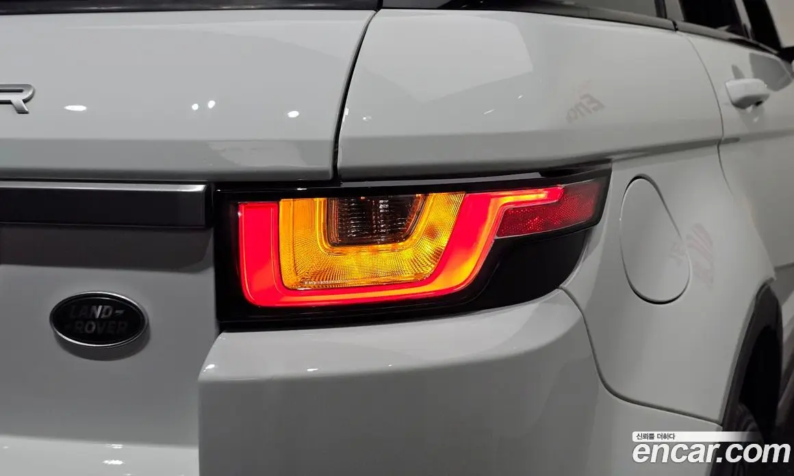 Land Rover Range Rover Evoque 2018 2.0 автомат (гидро), фото 8