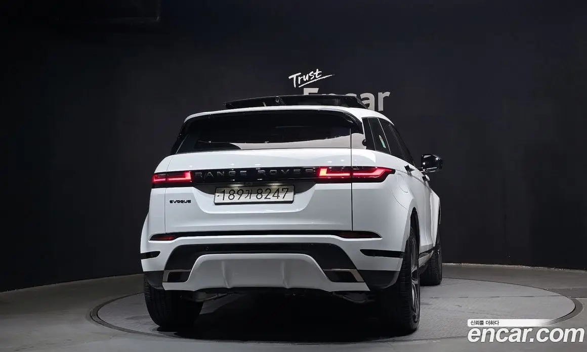 Land Rover Range Rover Evoque 2024 2.0 автомат (гидро), фото 4