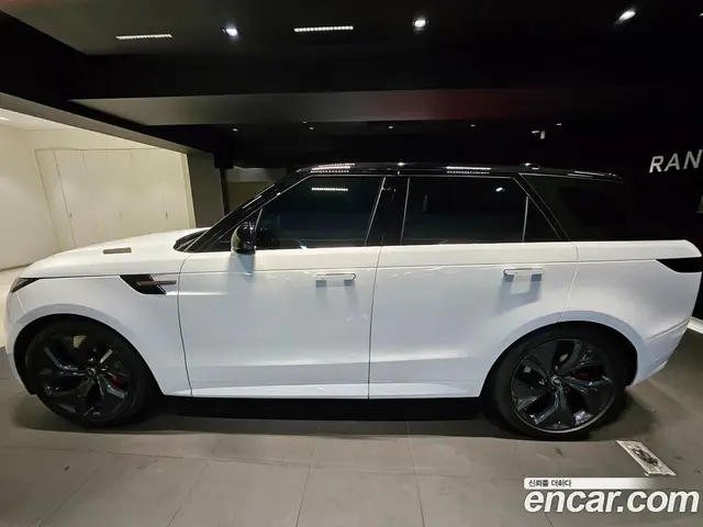 Land Rover Range Rover Sport 2023 3.0 автомат (гидро), миниатюра 1