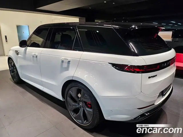 Land Rover Range Rover Sport 2023 3.0 автомат (гидро), миниатюра 4