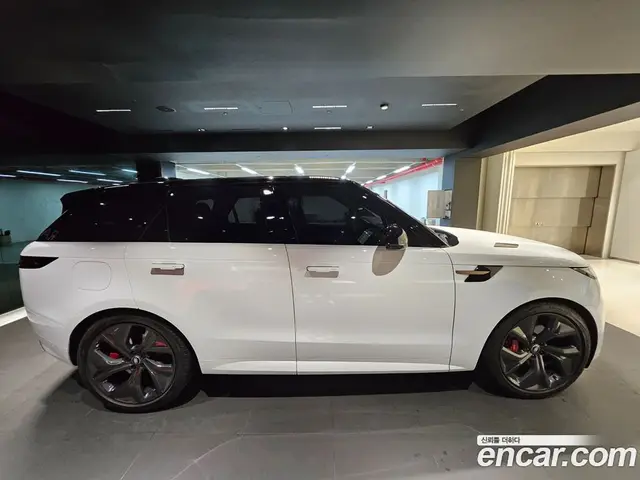 Land Rover Range Rover Sport 2023 3.0 автомат (гидро), миниатюра 6