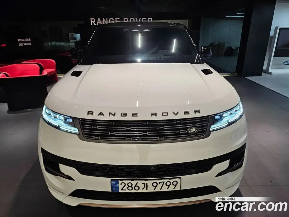 Land Rover Range Rover Sport 2023 3.0 автомат (гидро), фото 8