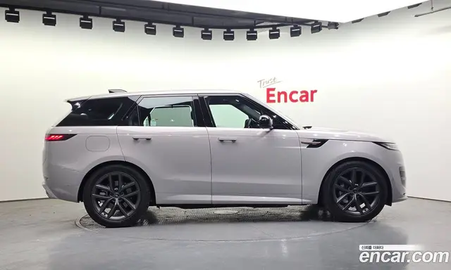 Land Rover Range Rover Sport 2025 3.0 автомат (гидро), миниатюра 6 Land Rover Range Rover Sport 2025 3.0 автомат (гидро), миниатюра 6