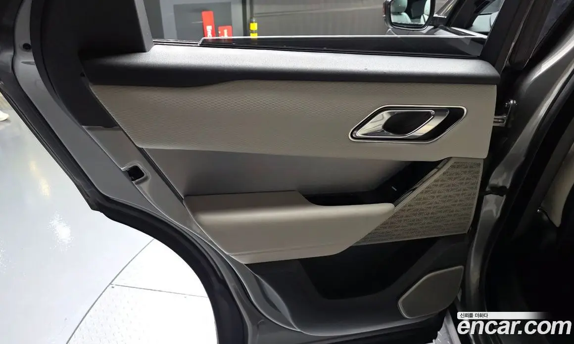 Land Rover Range Rover Velar 2017 2.0 автомат (гидро), фото 15