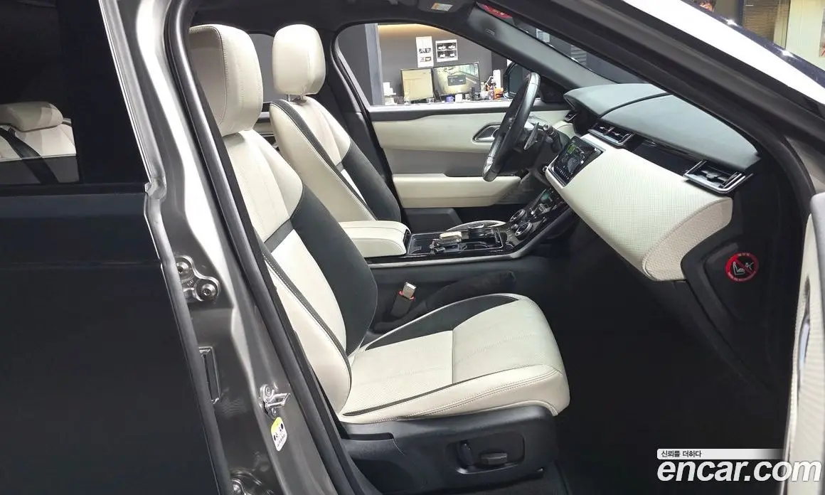 Land Rover Range Rover Velar 2017 2.0 автомат (гидро), фото 17