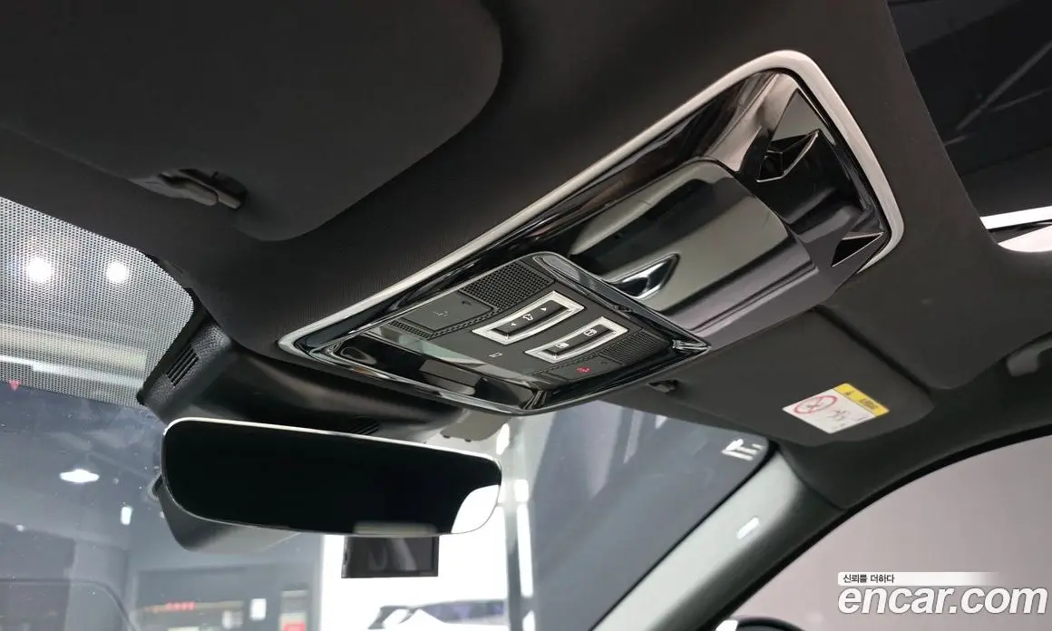 Land Rover Range Rover Velar 2017 2.0 автомат (гидро), фото 24