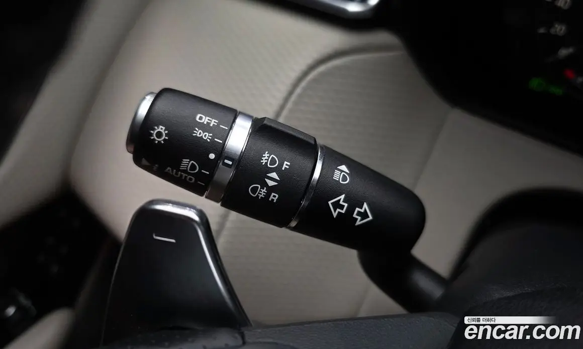 Land Rover Range Rover Velar 2017 2.0 автомат (гидро), фото 27