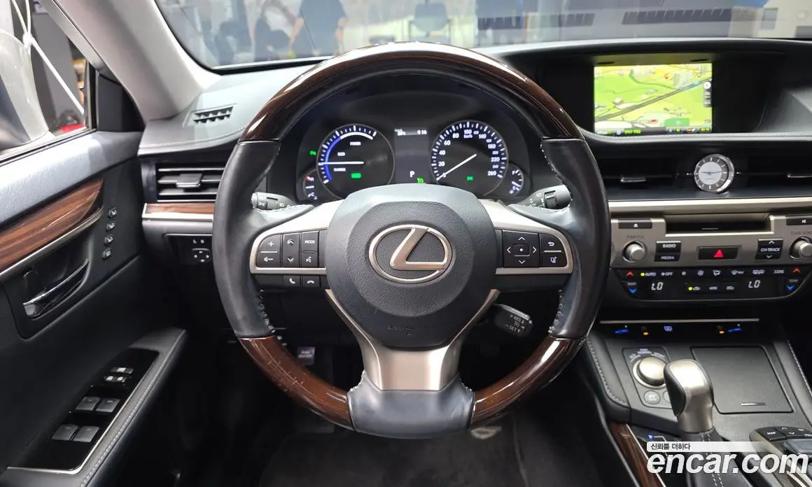 Lexus ES 2016 2.5 автомат (гидро), фото 13